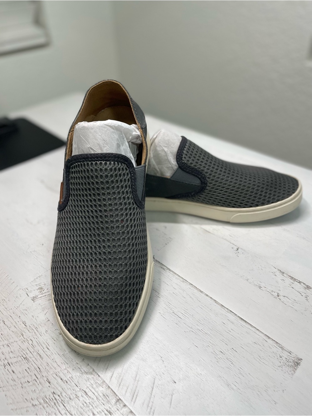 OluKai Pehuea Pavement Gray Mesh Slip-On Sneakers Women’s Size 9 Comfort Shoes